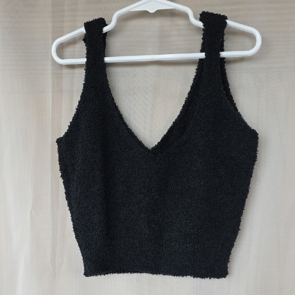 Cozy Fuzzy Black V-Neck Crop Top